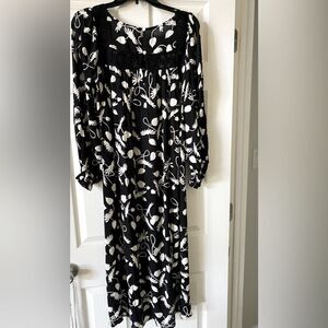 SONMER Dress NWOT w/ lace detail. Boutique from India sz small could fit OSFA